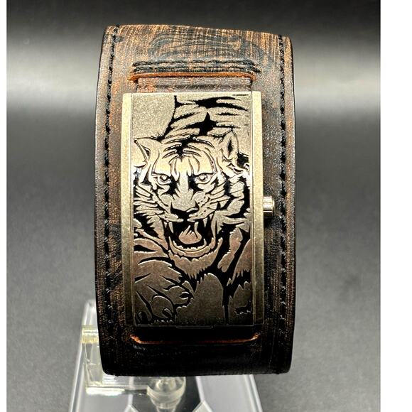 Vintage GUESS G55342L Armored Tiger Leather Cuff Flip Cover Y2K Watch main image 10